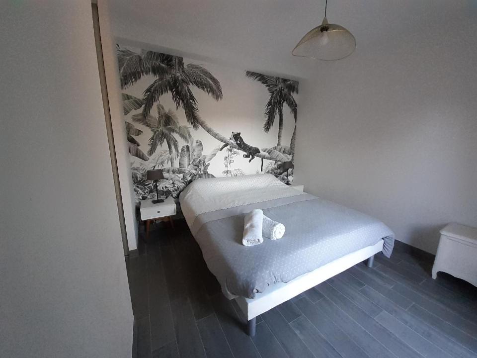 La Petite Bicoque Bed & Breakfast แซงต์ซูลิแยค ภายนอก รูปภาพ