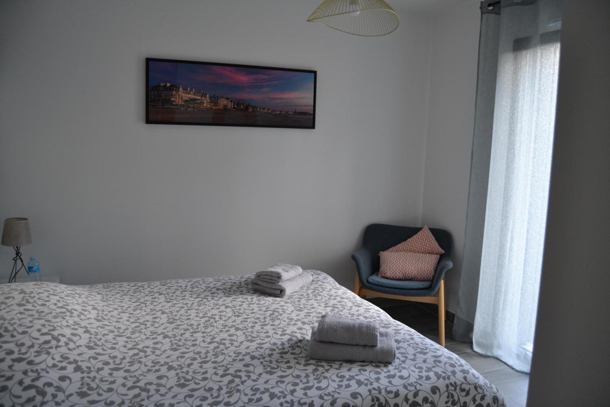 La Petite Bicoque Bed & Breakfast แซงต์ซูลิแยค ภายนอก รูปภาพ
