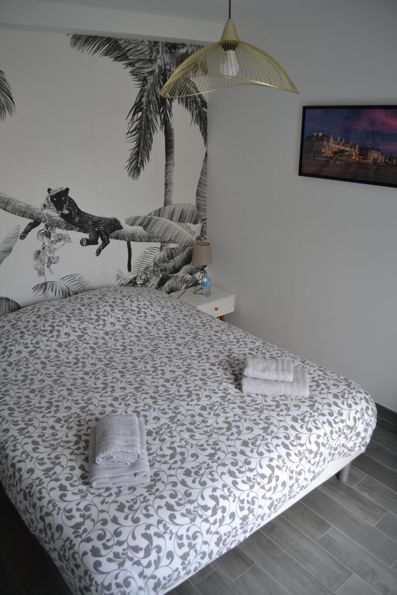 La Petite Bicoque Bed & Breakfast แซงต์ซูลิแยค ภายนอก รูปภาพ