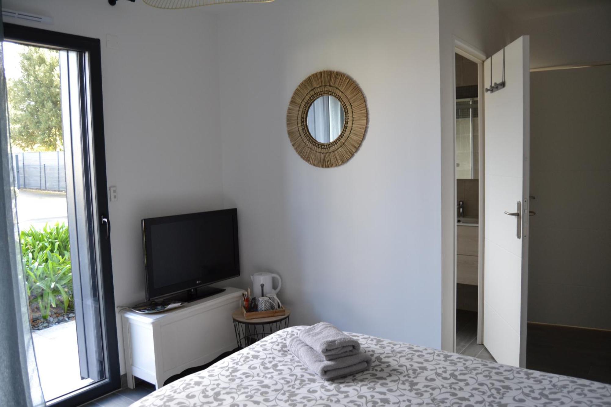 La Petite Bicoque Bed & Breakfast แซงต์ซูลิแยค ภายนอก รูปภาพ